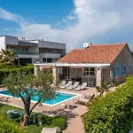 ヴィラ Stina Zadarvillas Sukošan